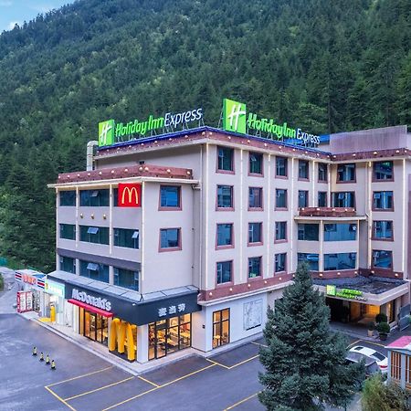Holiday Inn Express Jiuzhaigou,Only 600 Meters To Jiuzhaigou Park By Ihg Екстериор снимка