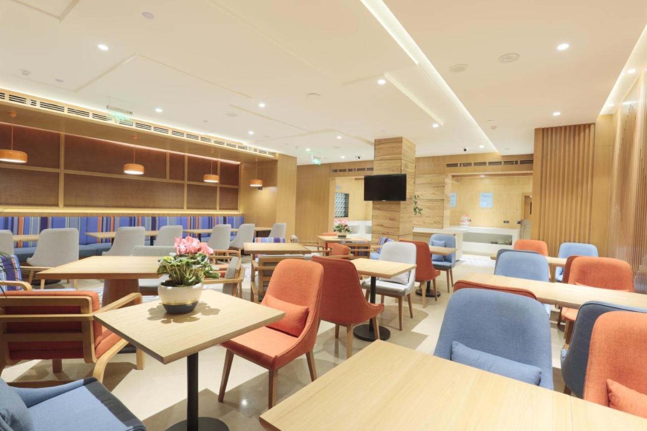 Holiday Inn Express Jiuzhaigou,Only 600 Meters To Jiuzhaigou Park By Ihg Екстериор снимка